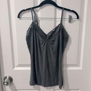 (M) lace trim camisole